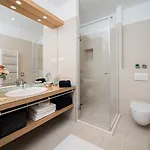 Vip 4* Split