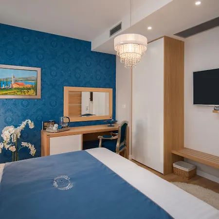 Vip Bed & Breakfast 4*