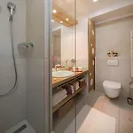 Vip 4*
