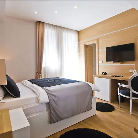 Vip krevet i doručak Split