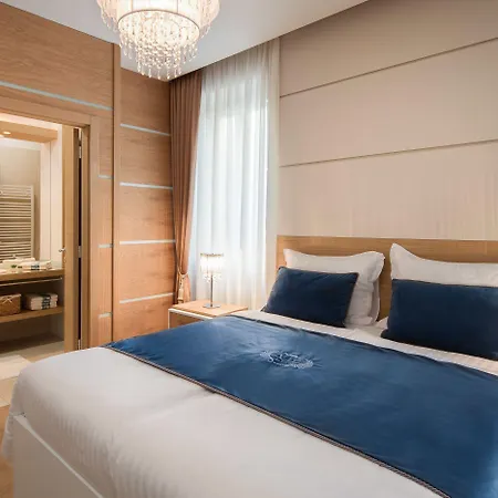 Couette-café Vip 4*