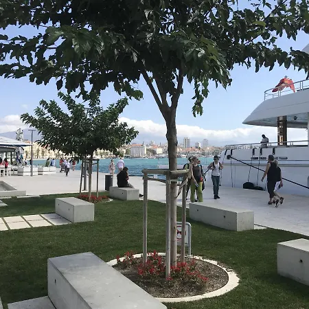 Vip krevet i doručak Split