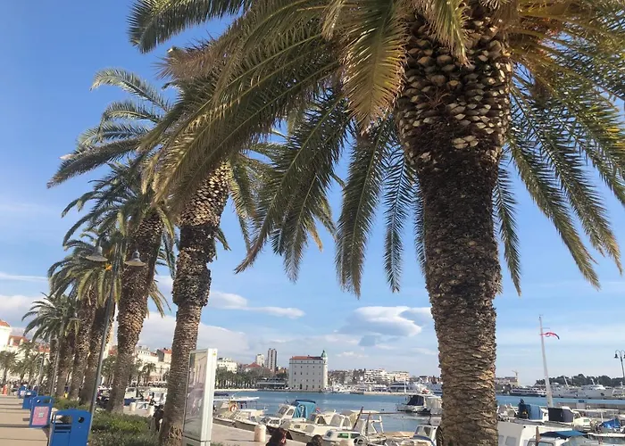 Vip Bed and Breakfast 4*